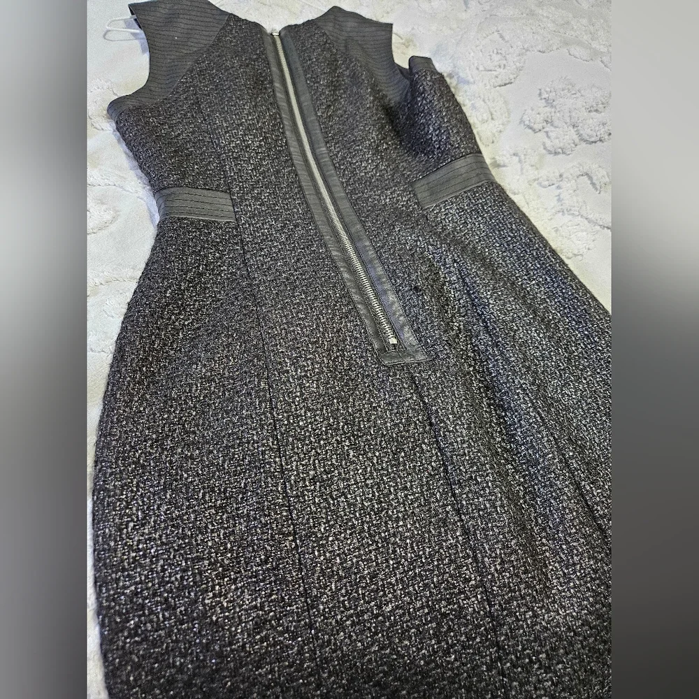 VTG Bebe Metallic Silver Tweed Faux Leather Panel Zip Sheath Dress Size 6 y2k ​ - Picture 6 of 10